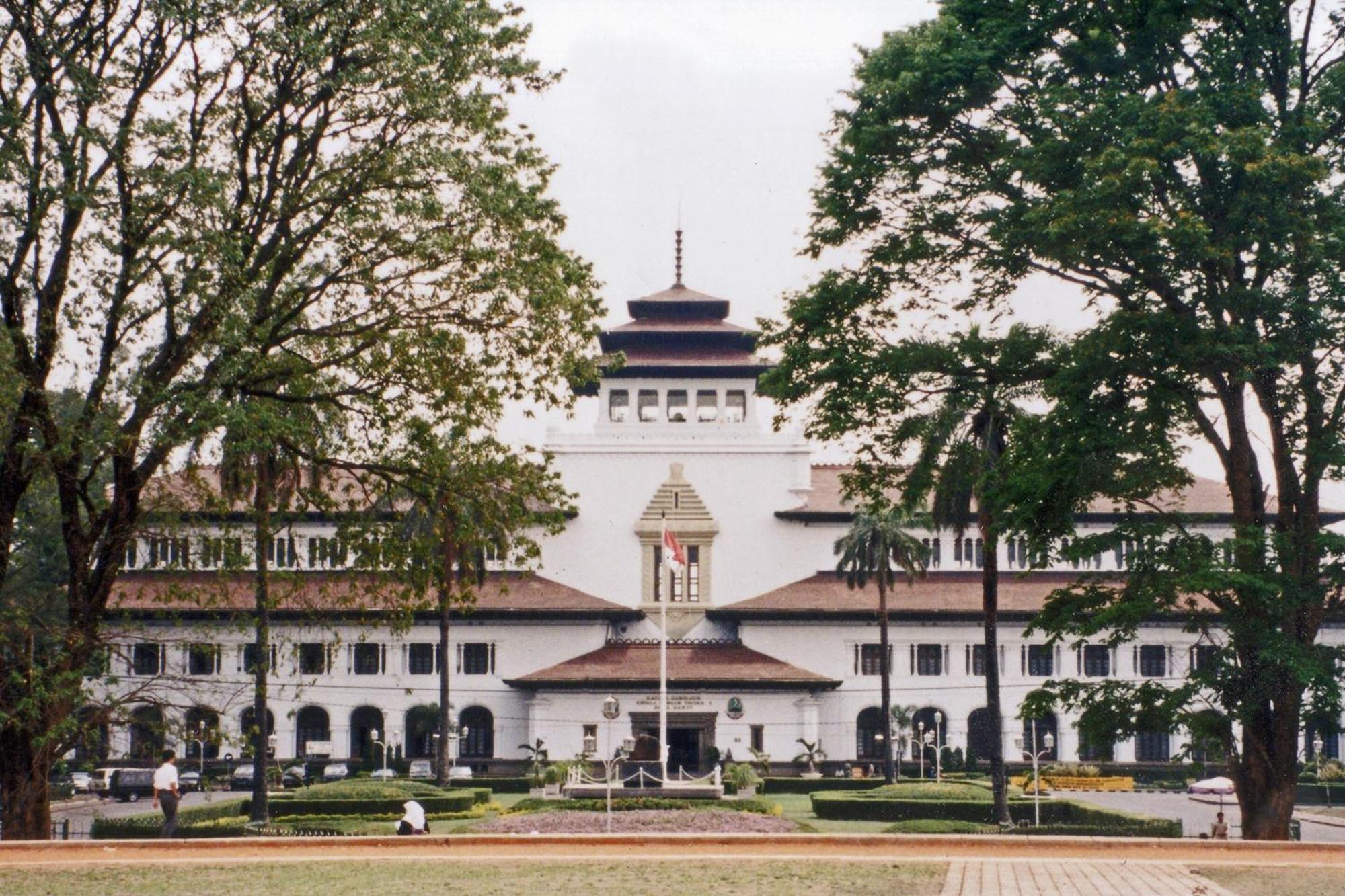Oyo Life 2391 Baladewa Residence Syariah Karawang Esterno foto